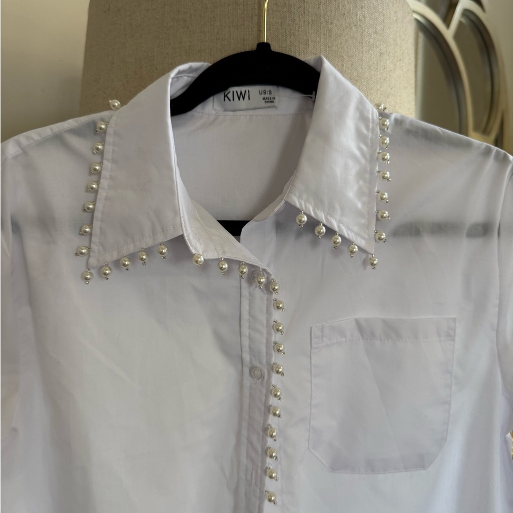 Kiwi White Pearl-Trim Button Front Shirt - Picture 2 of 3